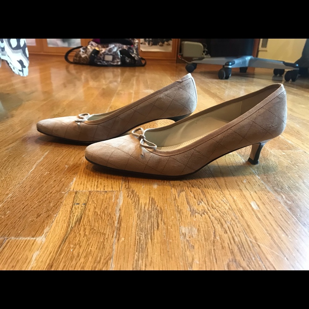 Beige heels size 8. Talbots